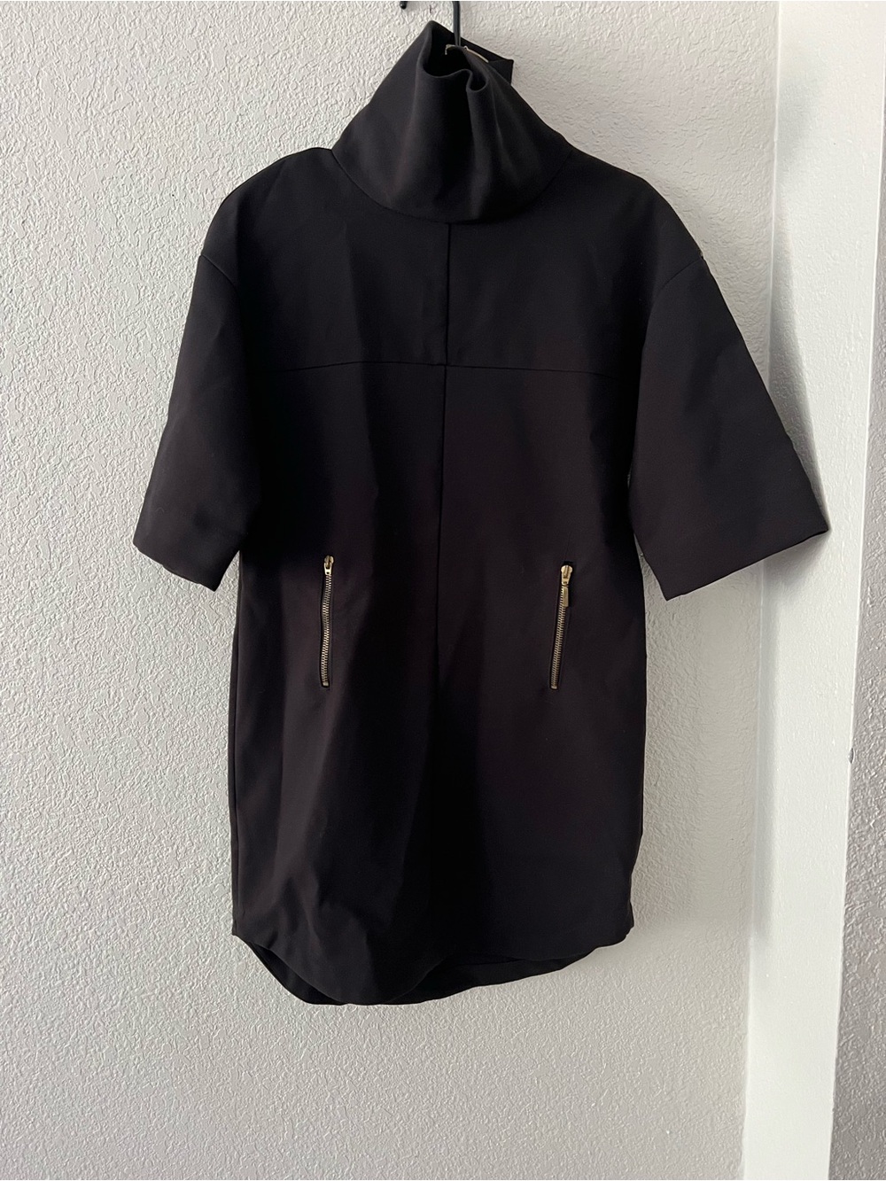 Zara Black Short-Sleeve Funnel-Neck Sweatshirt with Gold Zippers